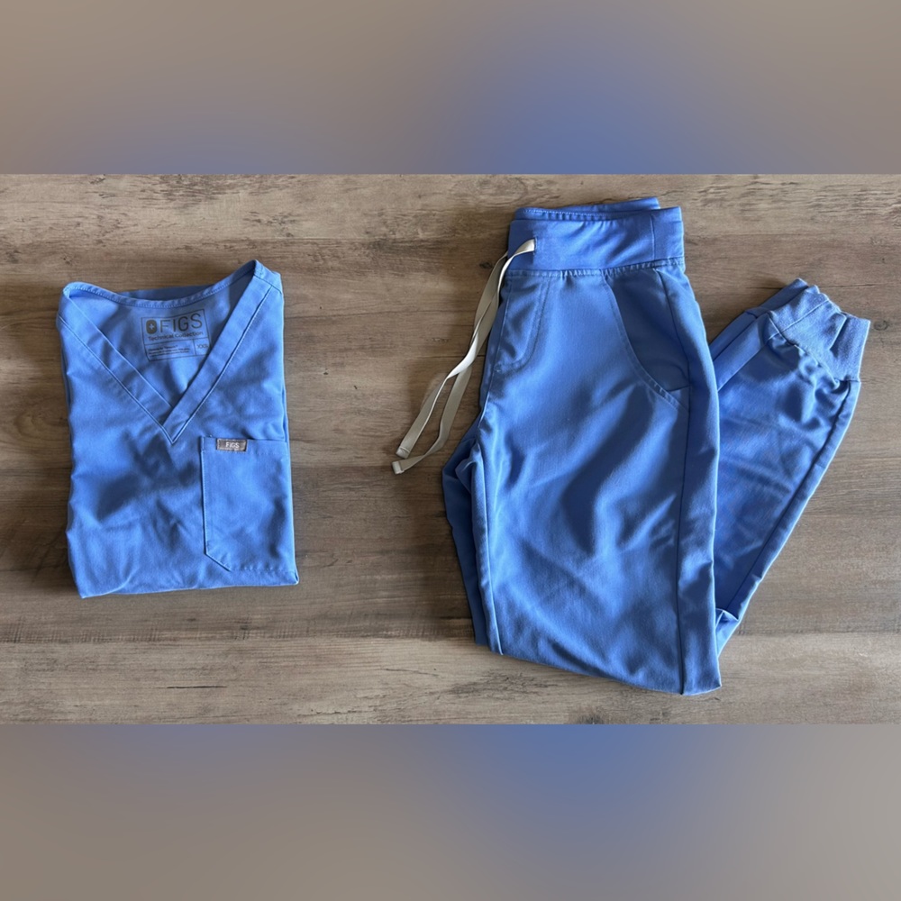 Ceil Blue Figs Scrub Set